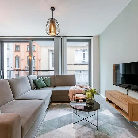 Huswell - Modern For Up To Five People Apartment *