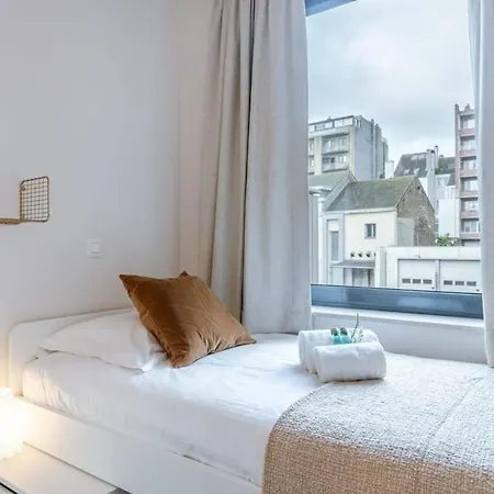 Huswell - Modern For Up To Five People Apartment